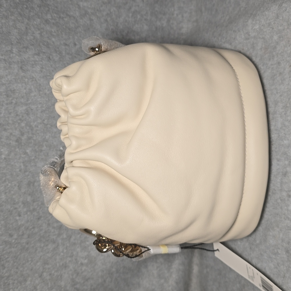 Marc Jacobs Small Leather Bucket Bag in Marshmallow NWT - Picture 8 of 10